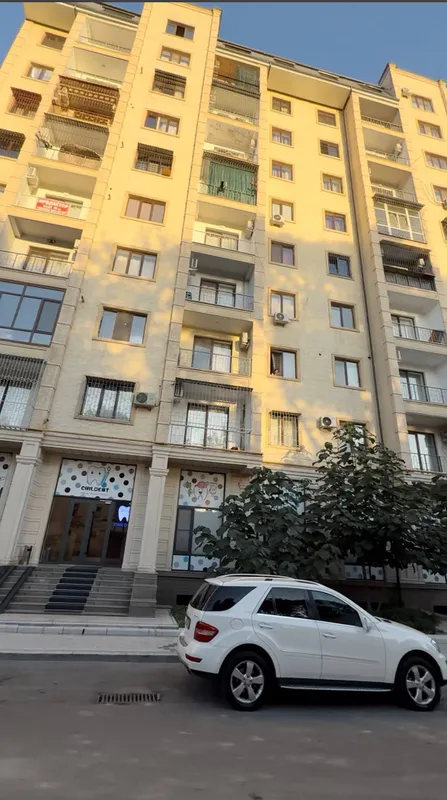 10 xonali kvartira, 540 m2, Yakkasaroy 1