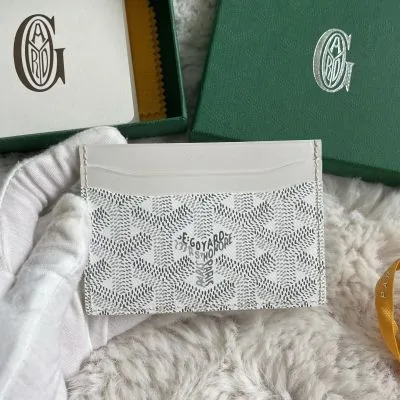 Goyard kard holder 1
