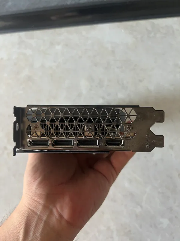 Видеокарта Zotac 3060 12 ГБ 3 Видеокарта Zotac 3060 12 ГБ 3