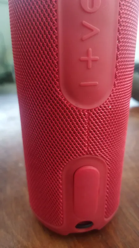 Продам колонку hoco JBL играет громко сочна басс класс качества супер 2