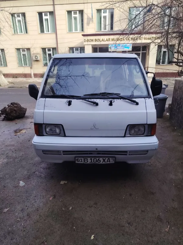 Митсубиси L 300 минивен 1988