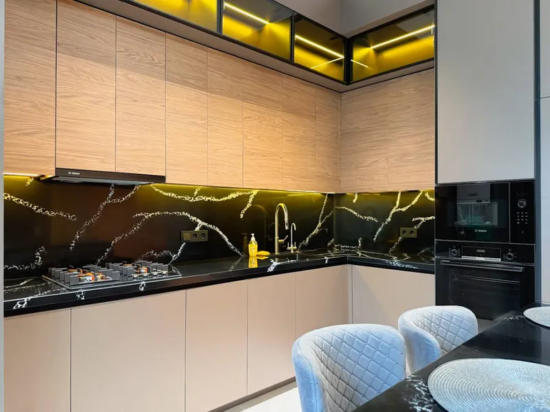 Продаётся 2-комнатная квартира в ЖК Parkwood с видом во двор — фото 2