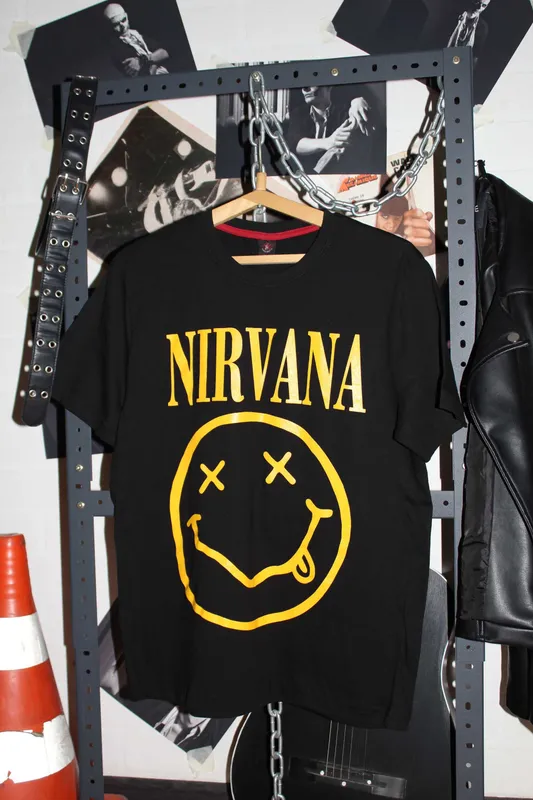 Футболки Nirvana РОК мерч размер Л 1 Футболки Nirvana РОК мерч размер Л 1
