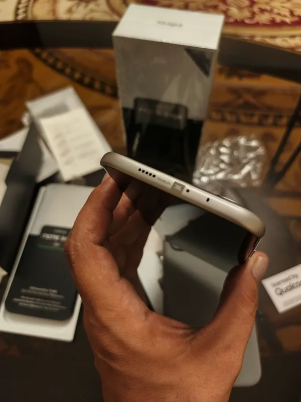Infinix Edge 5G новый, неиспользованный в полном ко 3 Infinix Edge 5G новый, неиспользованный в полном ко 3