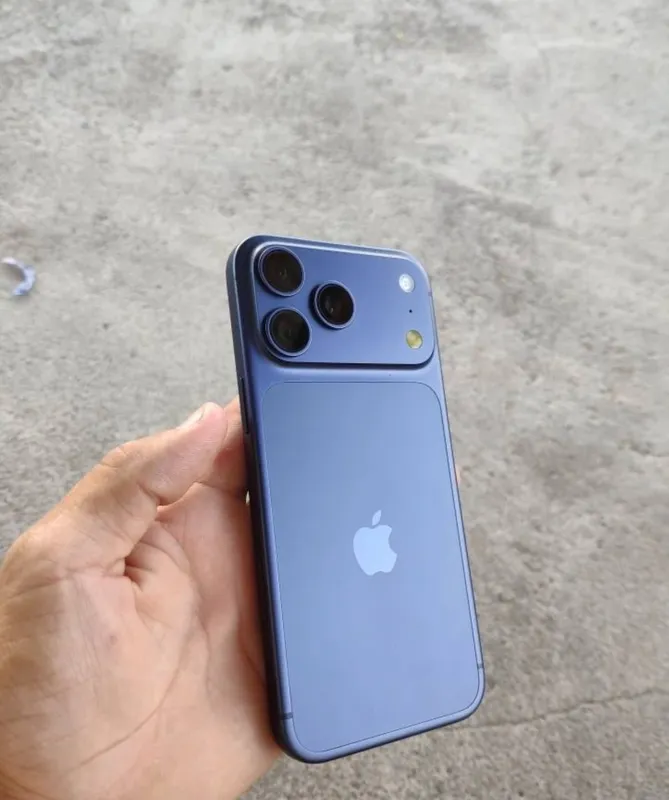 iPhone 17 pro max 1