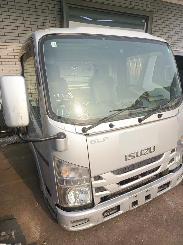 Isuzu kabina 2.5 tonnalik sotiladi
