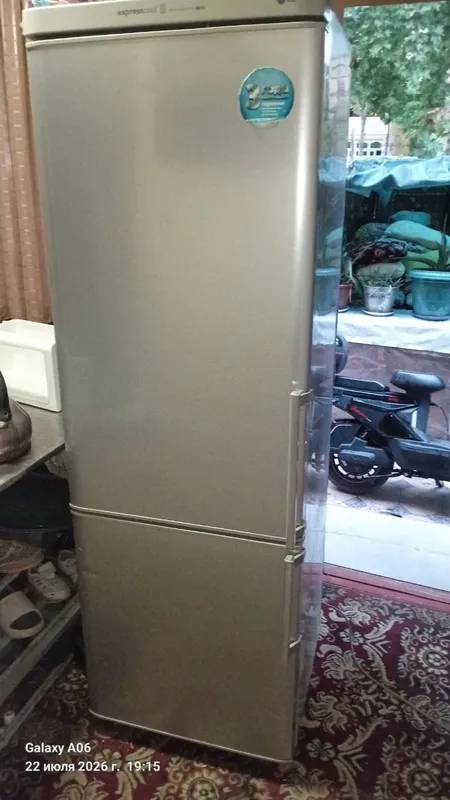 Холодильник LG 2