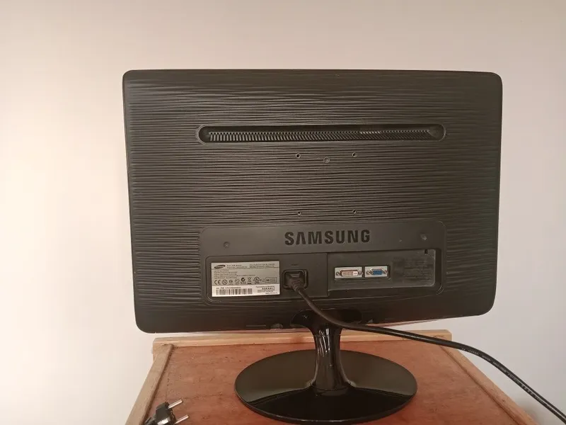SAMSUNG монитор B2230W — фото 1
