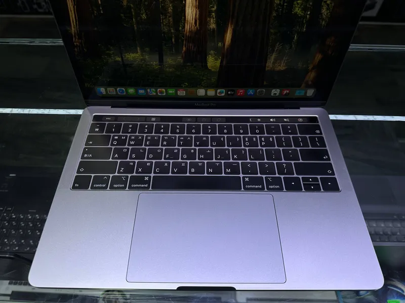 Macbook Pro (2019) 3 Macbook Pro (2019) 3