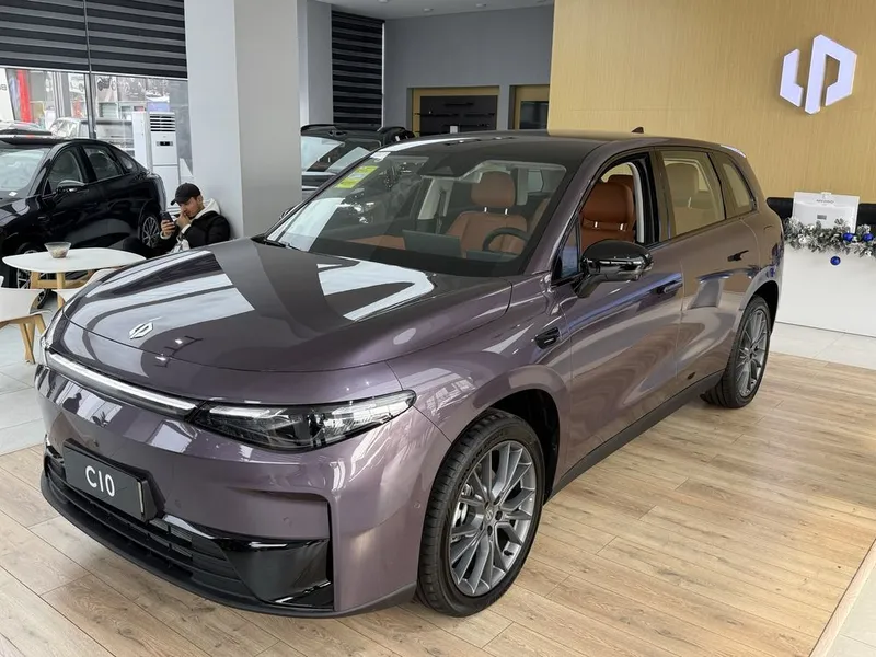 Leapmotor C10 2026 EREV 210 km (Range Extender) — фото 1