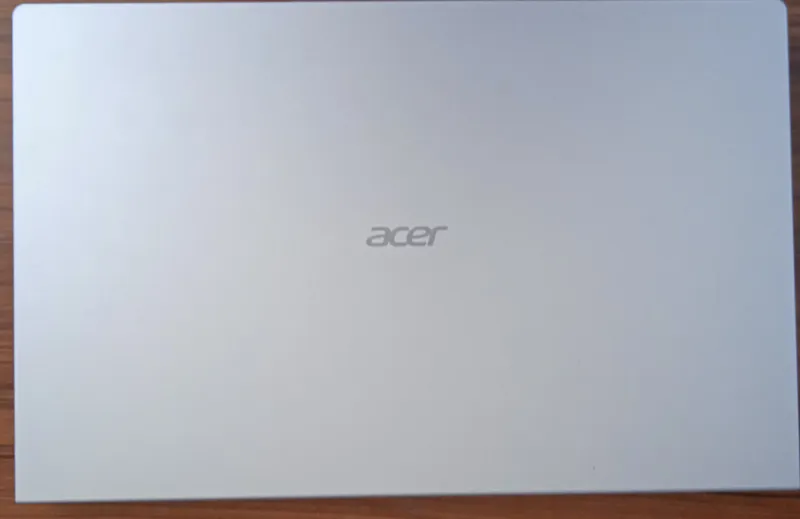 Noutbuk Acer A325 2026 1