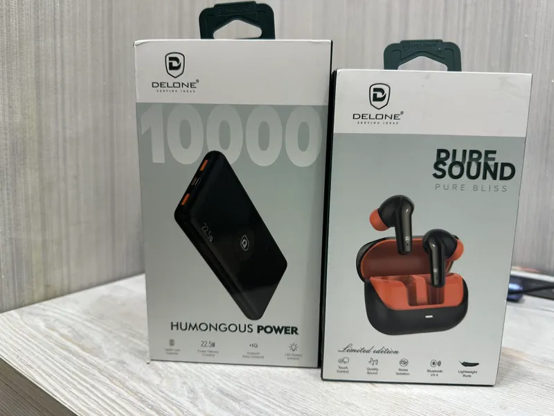 AirPods Delone и пауэрбанк 1