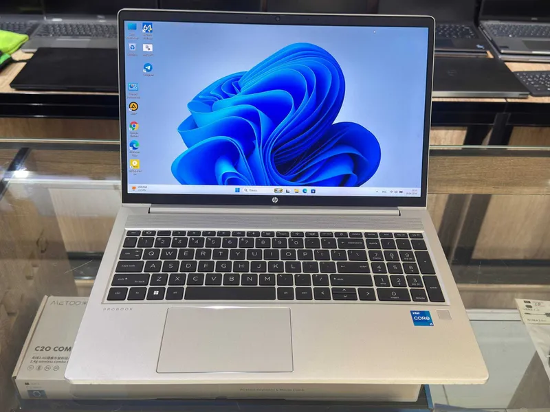 HP ProBook 450 G8 Core i5-1135G7 ram 16 ssd 256