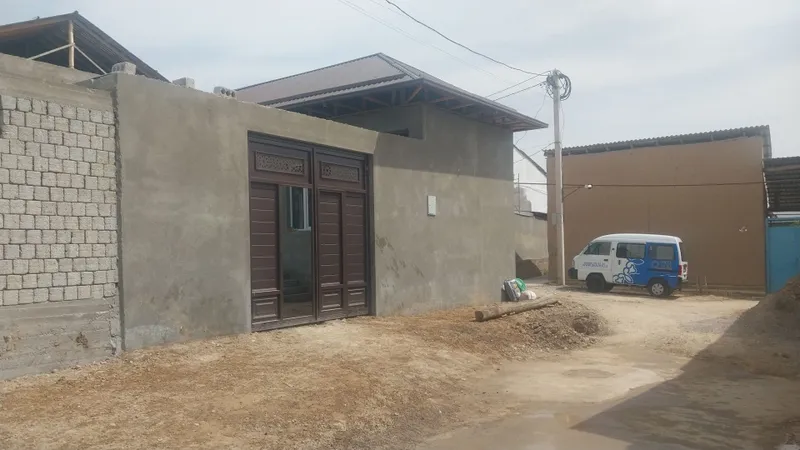 Uy sotiladi sirochna