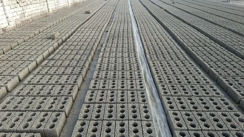 Shlakablok 2 xil razmerlari bor 15×30 va 16×32