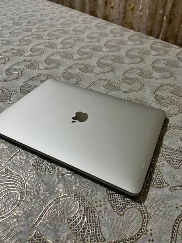 Macbook pro m1. 8/258gb 2