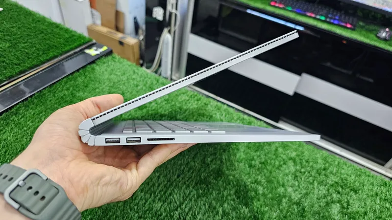 Самая универсальная модель Microsoft Surface Pro 5 5 Самая универсальная модель Microsoft Surface Pro 5 5