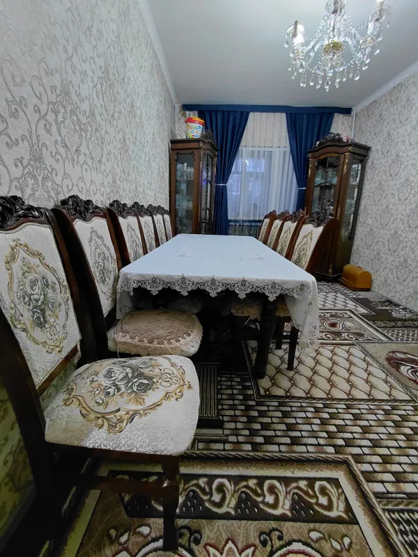 Продаётся шкаф,стол и стулья, в хорошем состоянии Продаётся шкаф,стол и стулья, в хорошем состоянии