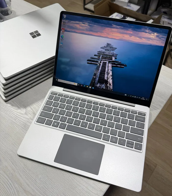 Microsoft Surface Go 12.5 Сенсор I5-1035G1 16/256 1 Microsoft Surface Go 12.5 Сенсор I5-1035G1 16/256 1