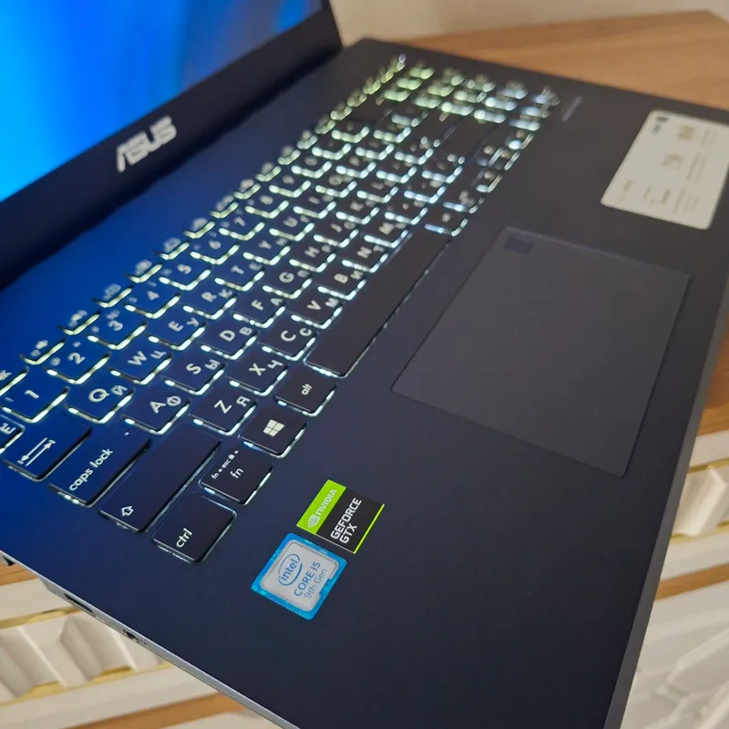 Core i5-9300H/ GTX 1650-4gb/ SSD 512 gb/ OZU 8 gb 1