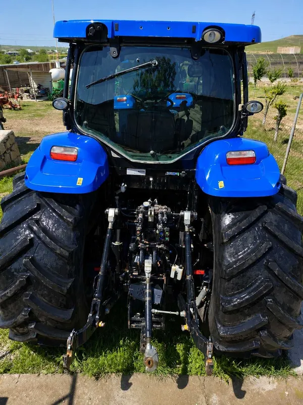 Yaxshi holatda New Holland T7060 traktor sotiladi. — фото 2