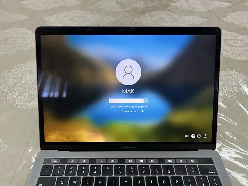 MacBook Pro 13-14 inch