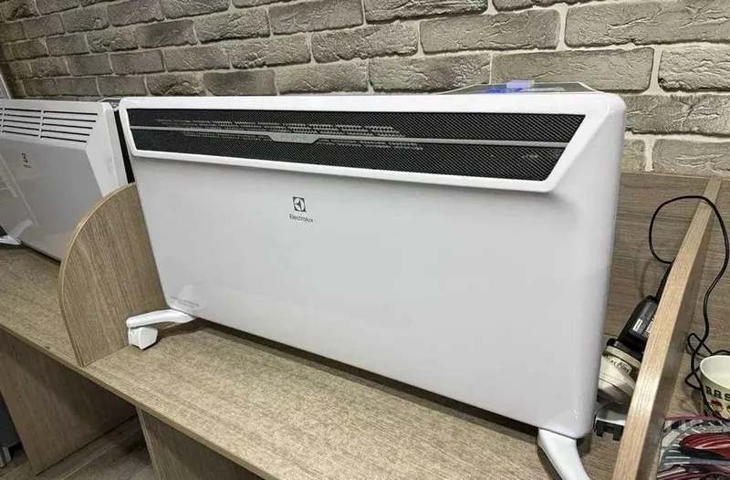 Конвекторный обогреватель Electrolux, настенный, доставка 6 Конвекторный обогреватель Electrolux, настенный, доставка 6