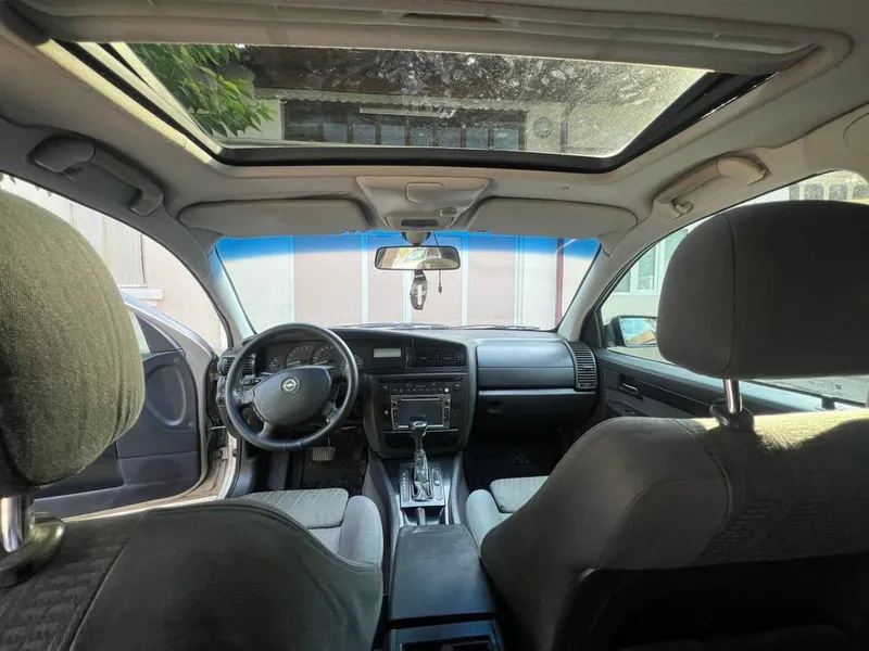 Opel omega srochna sotiladi 8