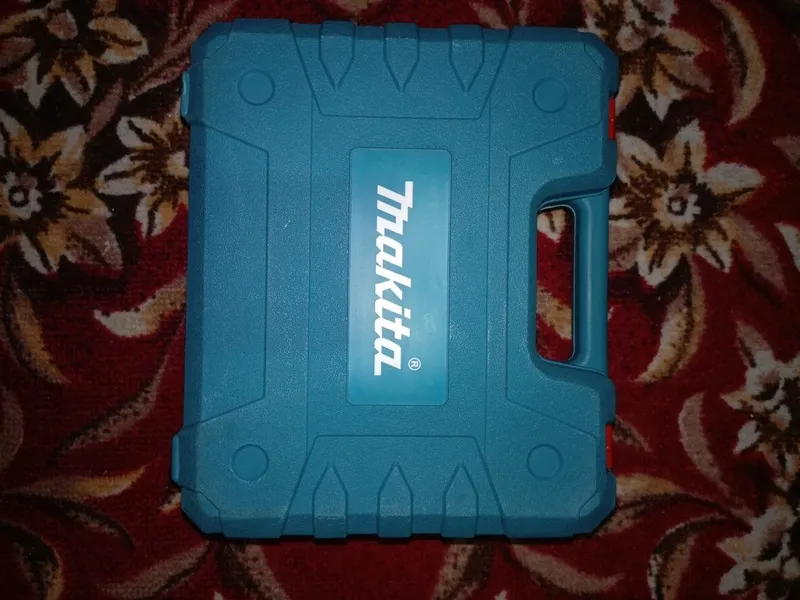 Шуруповёрт Makita