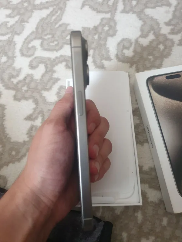 iPhone 15 Pro Max 256 GB 3