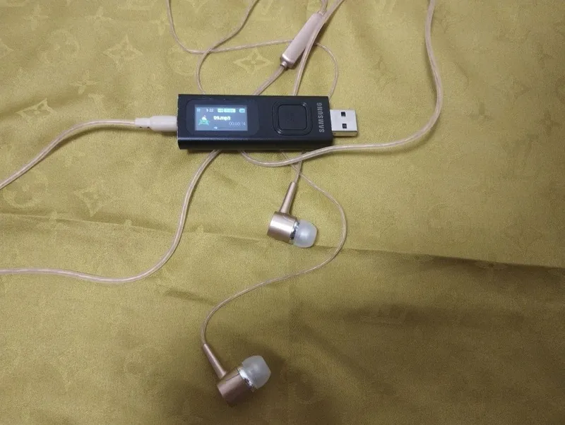 Assalom alekum Mp3 player Sotiladi Samsung Original — фото 3