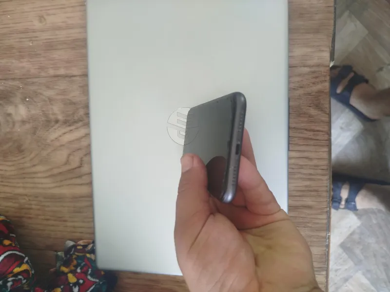 iPhone 11Sotiladi   128  100% Fes id turuton bor — фото 4