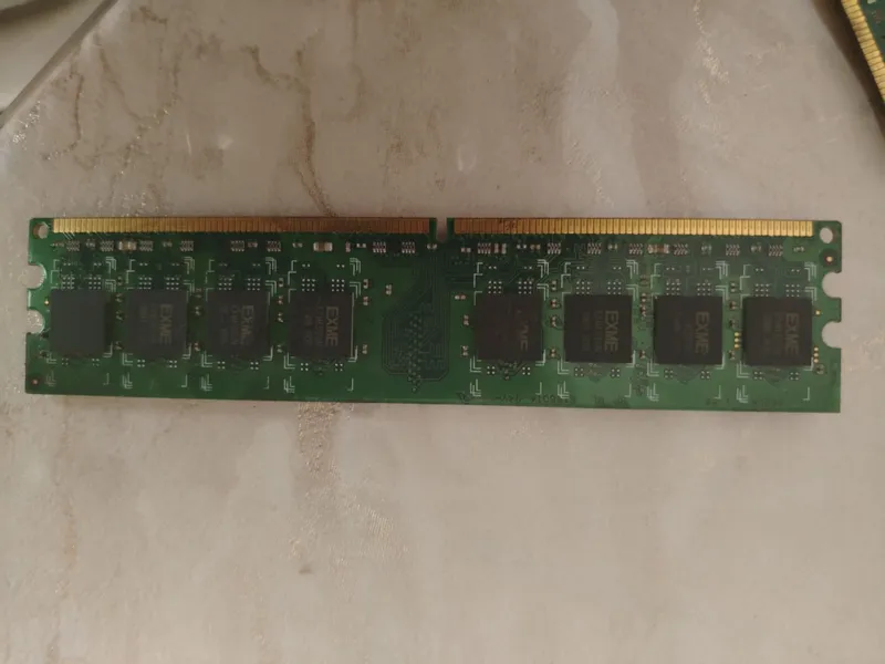 Sotiladi: DDR2 512MB operativ xotira (RAM) 4 Sotiladi: DDR2 512MB operativ xotira (RAM) 4