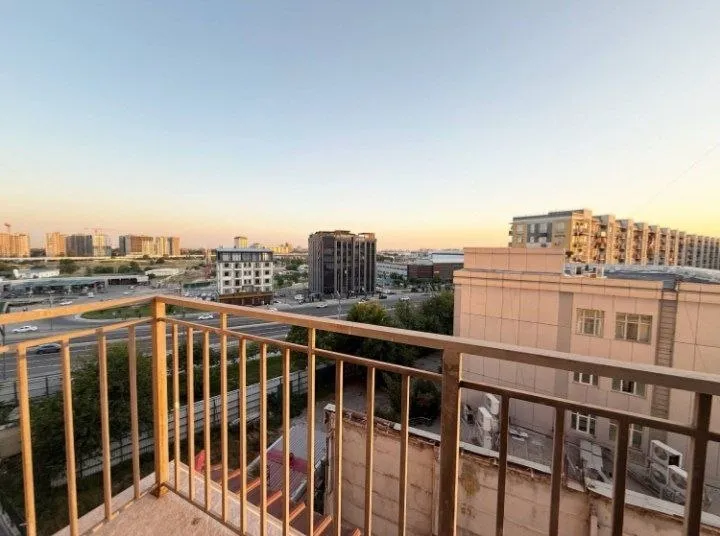 3-комнатная квартира, 75 м², Яшнобод 10