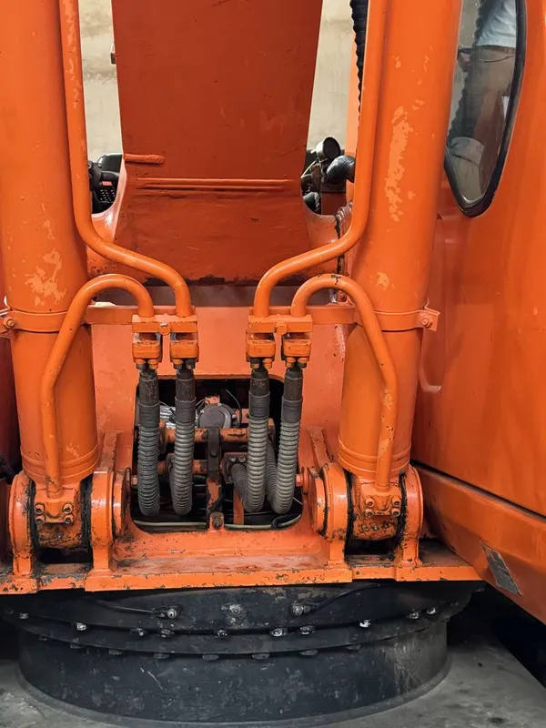 Doosan 225 LC ekskavator sotiladi — фото 2
