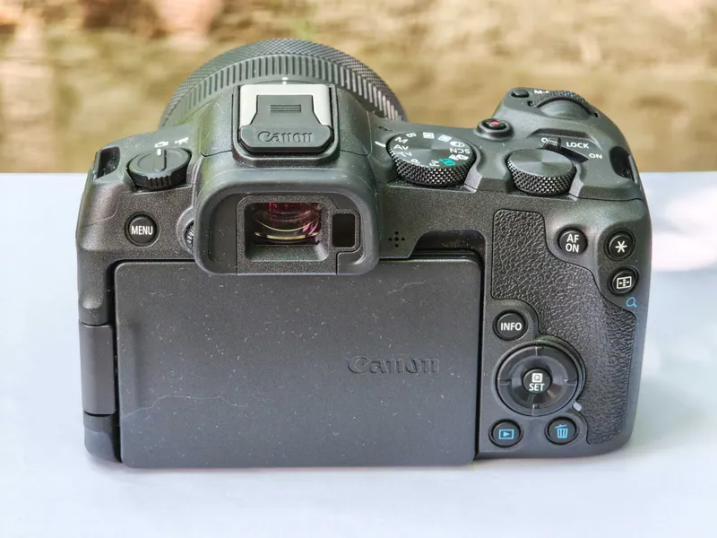 Беззеркальный полнокадровый фотоаппарат Canon R8 + объективы 4 Беззеркальный полнокадровый фотоаппарат Canon R8 + объективы 4