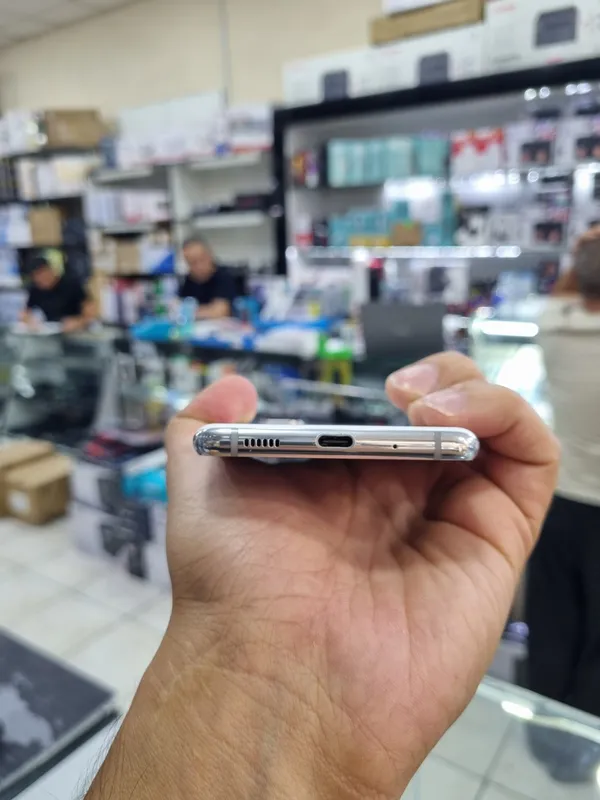 SAMSUNG S 20 FE 3 SAMSUNG S 20 FE 3