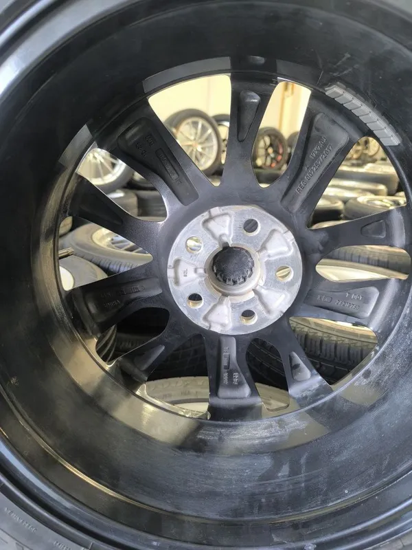 215,55,17 godyer 17 trekker GM db 2