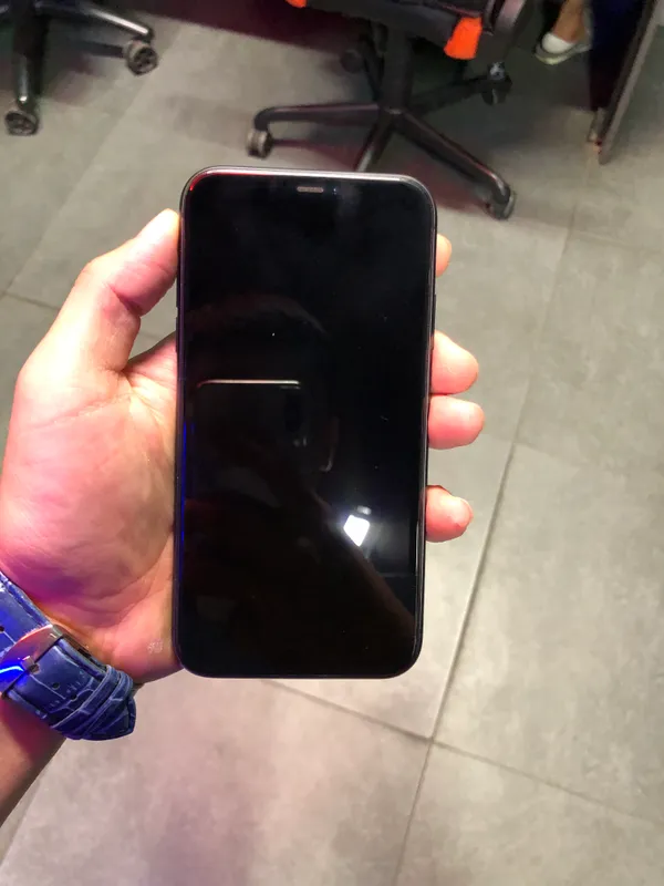 Iphone 11 ideal tiniq jovob 1 chi qol 64 gb