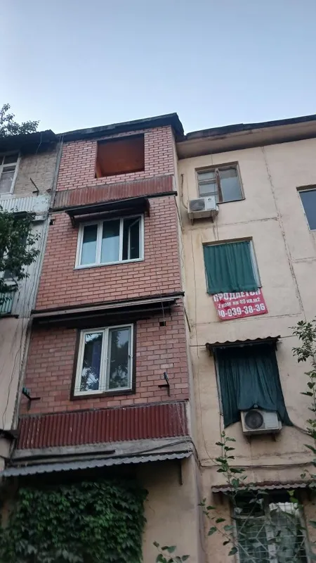 Balkonga gʻisht teramiz