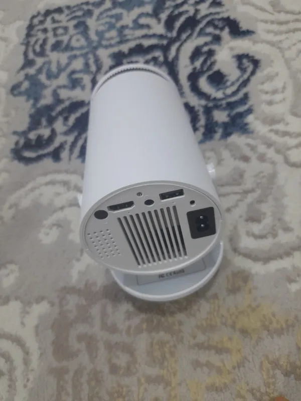 Projector sotiladi H300 3 Projector sotiladi H300 3