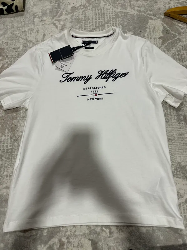 Tommy Hilfiger futbolkasi 2