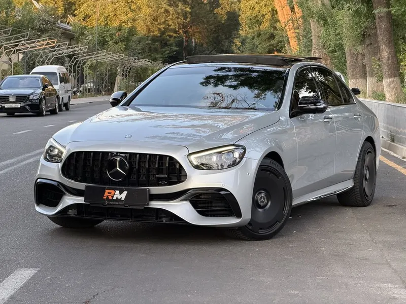 Mercedes benz W213 E400 4 matic 1