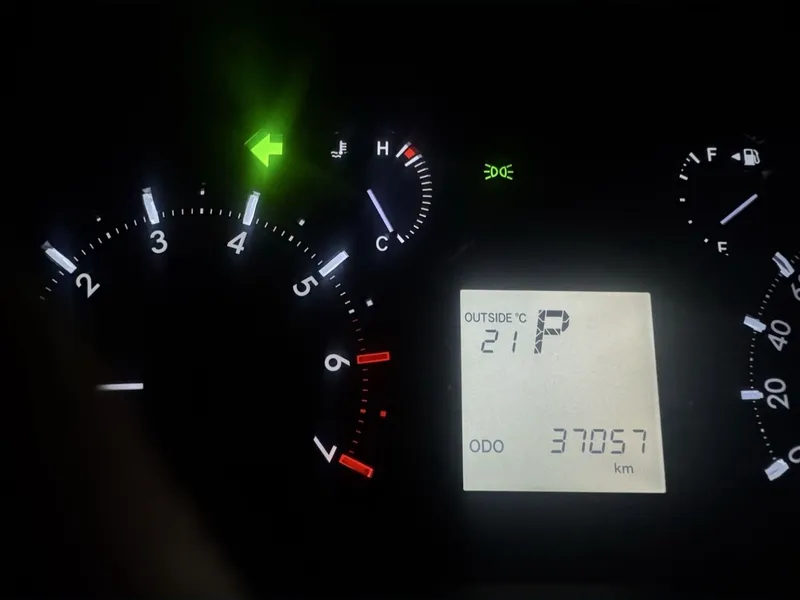 Land Cruiser Toyota 150 Tozza SROCHNA Sotiladi!! — фото 2