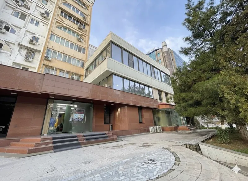 Сдается помещение под офис на Дархане, 775 м2, первая линия, ремонт V1