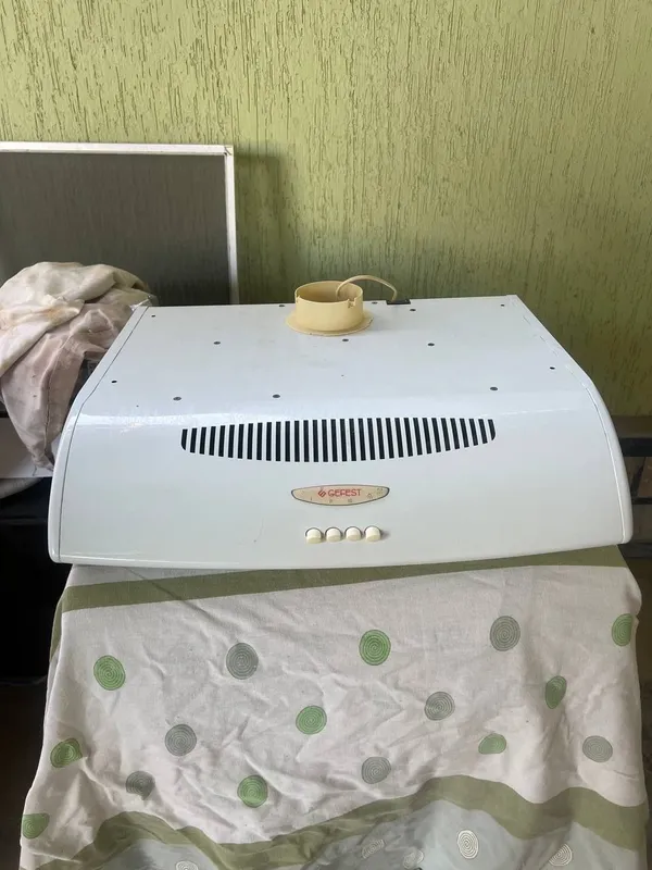 Срочно продаётся газовая плита с витежкой Срочно продаётся газовая плита с витежкой