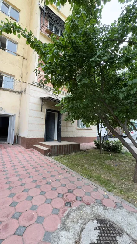 Maksem Gorki metro yaqinida, Diplomatiya instituti yonida 2 xonali (3 xonaga o‘zgartirilgan) kvartira Maksem Gorki metro yaqinida, Diplomatiya instituti yonida 2 xonali (3 xonaga o‘zgartirilgan) kvartira