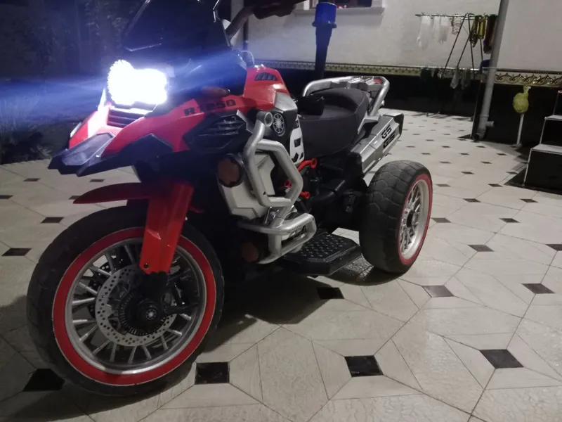 Skuter uch oyoq zaryadniklari bor 3 Skuter uch oyoq zaryadniklari bor 3