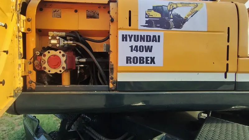 Hyundai 140 ekskavator 6