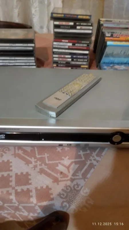DVD проигрыватель с дисками